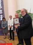Баку - центр искусства карикатуры, или "Нет" наркотикам!" (фотосессия)