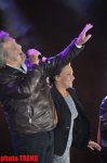 Холодный бакинский ветер согрел солистку группы Ricchi e Poveri (фотосессия)