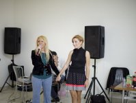 В День восстановления независимости Азербайджана певцы порадовали детей-сирот (фотосессия)