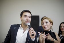 В День восстановления независимости Азербайджана певцы порадовали детей-сирот (фотосессия)