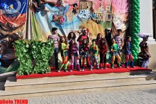 В Баку открылся Международный фестиваль кукольных театров (фотосессия)