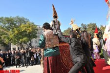 В Баку открылся Международный фестиваль кукольных театров (фотосессия)