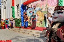 В Баку открылся Международный фестиваль кукольных театров (фотосессия)
