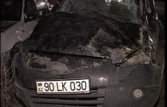 Одна рука сломана, в другую руку вставят спицу - все расходы оплатила  сама - продюсер Тарана Самедова