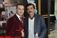 1 млн.евро, африканские акулы и азербайджанские дельфины Руфата Ахундова (видео - фотосессия)