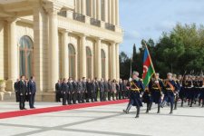 В Баку состоялась церемония официальной встречи Президента Болгарии (ФОТО)