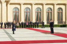 В Баку состоялась церемония официальной встречи Президента Болгарии (ФОТО)