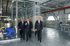 Ильхам Алиев принял участие в открытии предприятия по переработке кукурузы и производству глюкозы в Огузе (ФОТО)