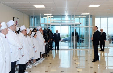 Президент Азербайджана принял участие в открытии Центральной больницы в Шеки (ФОТО)