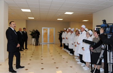 Президент Азербайджана принял участие в открытии Центральной больницы в Шеки (ФОТО)