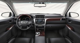 В Баку в торжественной обстановке презентовали эксклюзивные модели Toyota Camry и Toyota Yaris (фотосессия)