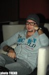 Чингиз Мустафаев побил режиссера, или Брызги шампанского в "Темной комнате" (видео-фотосессия)