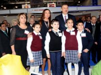 Ильхам Алиев  и его супруга ознакомились с Международной выставкой "BakuTel-2011" (ФОТО)