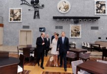 Президент Азербайджана и его супруга приняли участие в открытии после капремонта кинотеатра "Низами" (ФОТО)