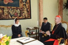 Первая леди Азербайджана встретилась с госсекретарем Святого Престола (ФОТО)
