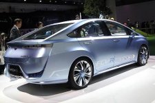 Toyota взяла курс на "водородные" авто (фото)