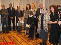В Баку открылась выставка работ Микаила Абдуллаева: "Благодарю Бога, что дожила до этих дней" (фотосессия)
