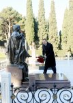 Президент Ильхам Алиев посетил могилу общенационального лидера Гейдара Алиева (ФОТО)