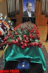 "Золотой голос" Азербайджана - Гадира Рустамова проводили в последний путь  (фотосессия)