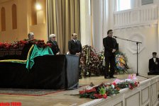 "Золотой голос" Азербайджана - Гадира Рустамова проводили в последний путь  (фотосессия)