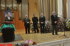 "Золотой голос" Азербайджана - Гадира Рустамова проводили в последний путь  (фотосессия)