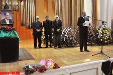 "Золотой голос" Азербайджана - Гадира Рустамова проводили в последний путь  (фотосессия)