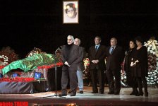В Баку великую Фирангиз Ахмедову аплодисментами проводили в последний путь (фотосессия)