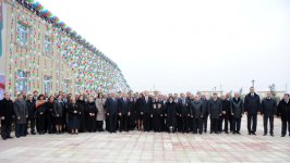 Президент и его супруга приняли участие в открытии нового жилого поселка в Агджабединском районе для вынужденных переселенцев (ФОТО)