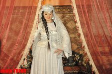 Иззет Багиров проклял любимую Аян Бабакишиеву (фотосессия)