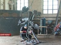 Азербайджанец выковал, теперь уже знаменитый на всю Россию, памятник огурцу (фото)
