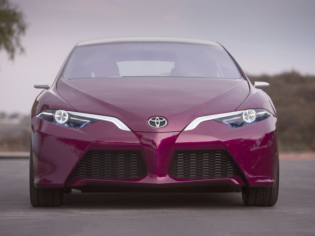 Toyota провела в Детройте неожиданную премьеру (фотосессия)