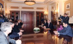 Azerbaijan`s first lady meets French Senate`s delegation (PHOTO)