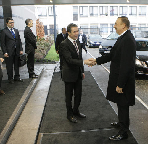Azerbaijani President meets NATO Secretary General in Brussels (PHOTO)