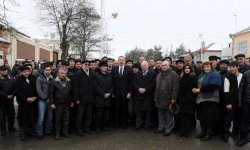 Президент Ильхам Алиев встретился с жителями поселка Красная Слобода Губинского района (ФОТО)