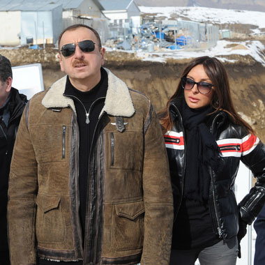 President Ilham Aliyev and his spouse inspect construction of Shahdag Winter and Summer Tourism Complex in Gusar (PHOTO)