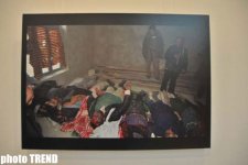 В Баку представлены уникальные работы французского фотографа, посвященные Ходжалинской трагедии (фото)