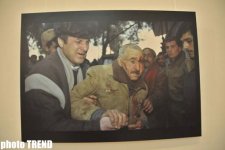 В Баку представлены уникальные работы французского фотографа, посвященные Ходжалинской трагедии (фото)