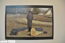 В Баку представлены уникальные работы французского фотографа, посвященные Ходжалинской трагедии (фото)