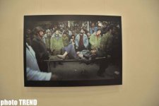 В Баку представлены уникальные работы французского фотографа, посвященные Ходжалинской трагедии (фото)