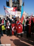 В Стамбуле продолжается митинг, посвященный 20-летию Ходжалинского геноцида (ФОТО)