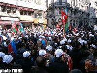 В Стамбуле продолжается митинг, посвященный 20-летию Ходжалинского геноцида (ФОТО)