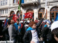 В Стамбуле продолжается митинг, посвященный 20-летию Ходжалинского геноцида (ФОТО)
