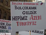 В Стамбуле продолжается митинг, посвященный 20-летию Ходжалинского геноцида (ФОТО)