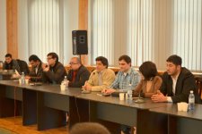 В Баку состоялась презентация книги "Общество мертвых писателей" (фотосессия)