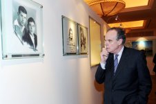 Первая леди Азербайджана встретилась с делегацией во главе с министром культуры и коммуникаций Франции (ФОТО)