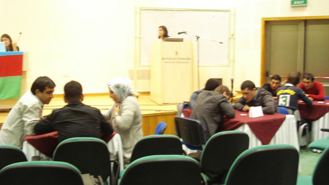 Университет Yakın Doğu подключился к азербайджанской "Университетской лиге" по "Что? Где? Когда?" (фото)