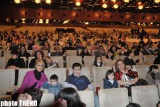 В Баку представлено яркое шоу "Ледовое ревю" (фотосессия)
