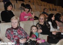 В Баку представлено яркое шоу "Ледовое ревю" (фотосессия)