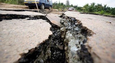На участке дороги Баку ограничено движение автомобилей в связи с оползнем