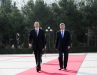 В Баку состоялась церемония официальной встречи президента Кыргызстана (ФОТО)